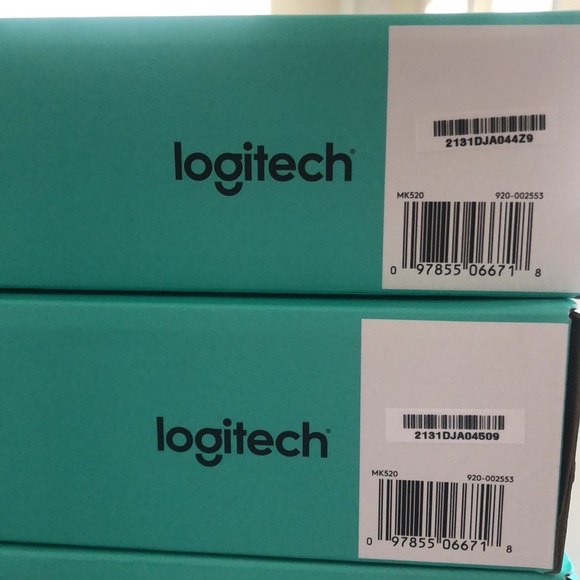 Logitech MK520 Wireless Keyboard and Wireless Mouse Combo - Picture 2 of 5